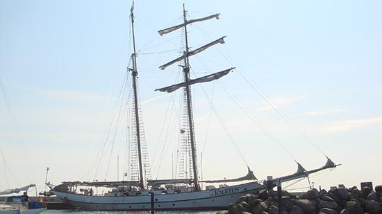 van der Rest Sail Charter