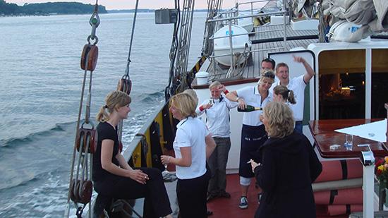 van der Rest Sail Charter