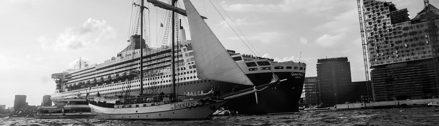 Nehmen Sie Kurs auf neue Horizonte – mit unseren Großseglern Loth Lorien und J. R. Tolkien.
