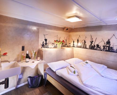 Loth Lorien - Captain`s Cabin